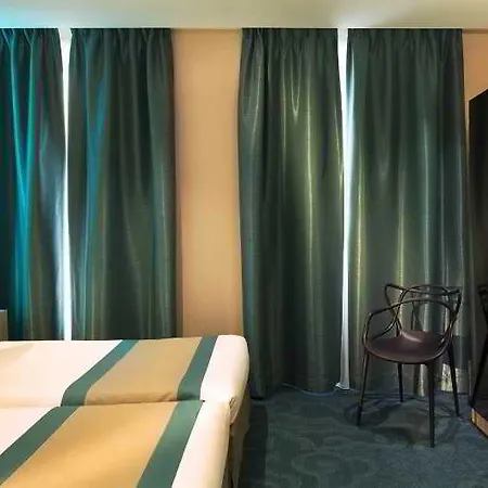 Perreyve - Jardin Du Luxembourg Hotel 3*