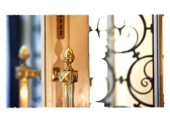 Saint-louis - Jardin Du Luxembourg Hotel 3*