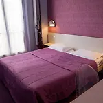 Saint-louis - Jardin Du Luxembourg 酒店 3*